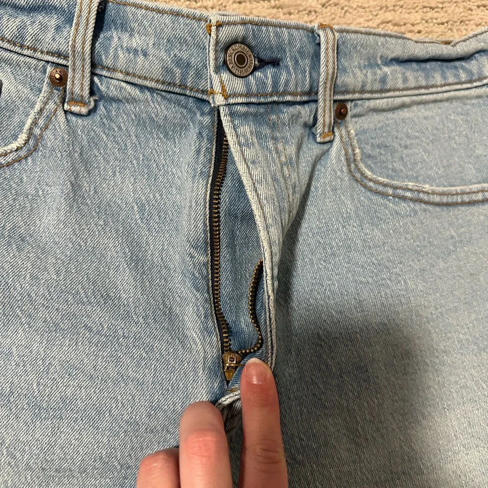 Abercrombie & Fitch Curve Love The Mom Short High Rise Jean Shorts - Picture 4 of 5